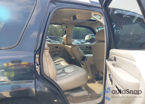 2005 Cadillac Escalade Standard z USA, uszkodzony, nr VIN 1GYEK63N95R112044